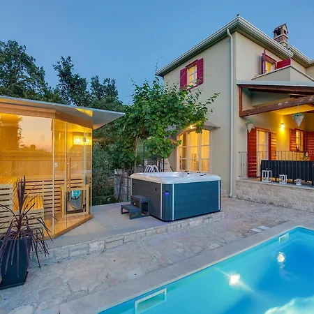 Villa In Istria With Pool And Sauna *