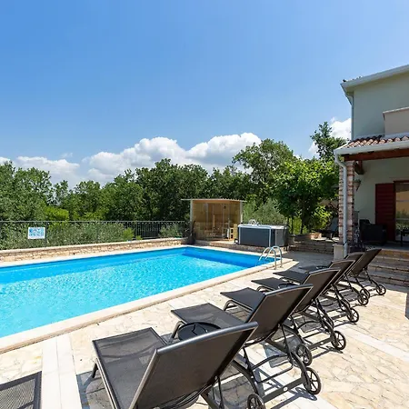 Vila In Istria With Pool And Sauna Poreč