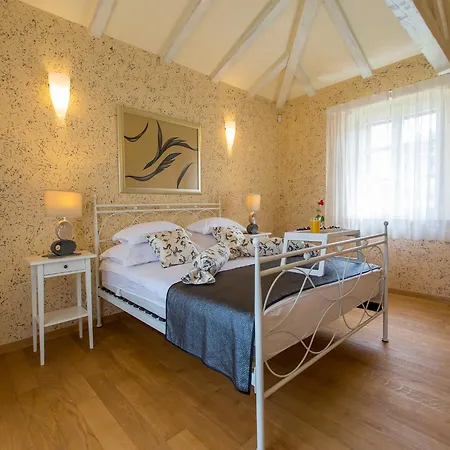 Vila In Istria With Pool And Sauna Poreč