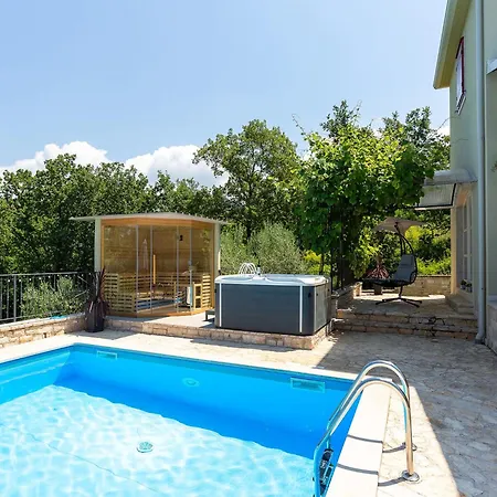 Vila In Istria With Pool And Sauna Poreč